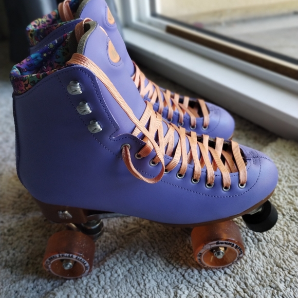 Brand New Moxi Beach Bunny Roller Skates + Toe Guards - Picture 6 of 10